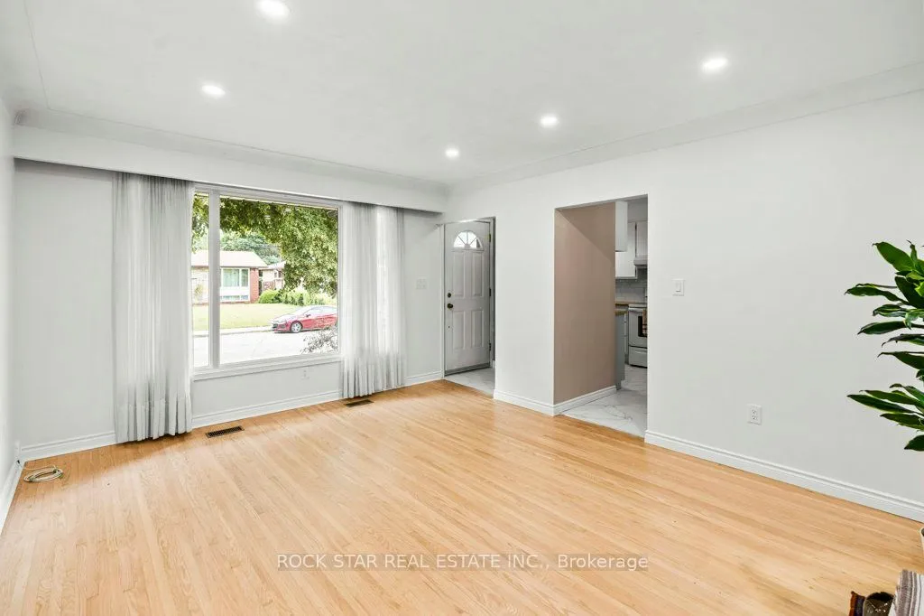 25 Greeningdon Drive, ON L9A 3A8