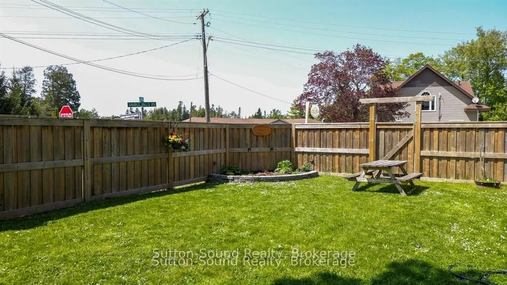 68 Sauble Falls Road, ON N0H 2G0