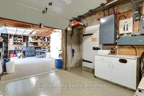 68 Sauble Falls Road, ON N0H 2G0