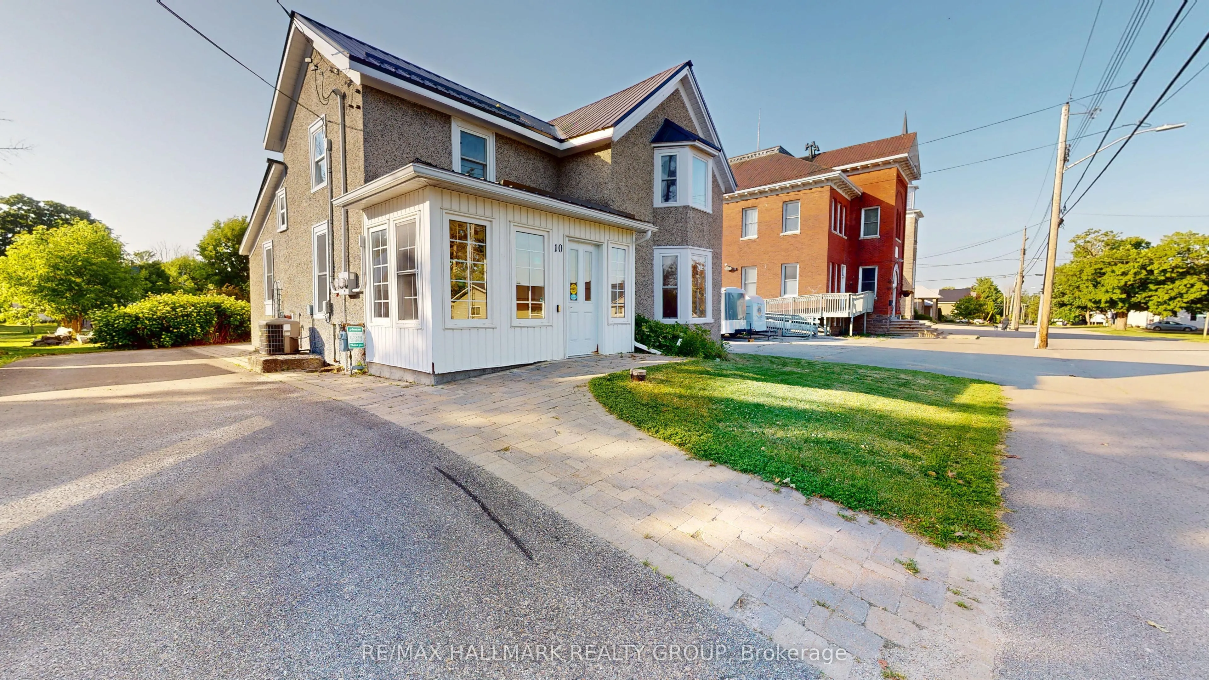 10 Wellington Street, ON K0E 1B0