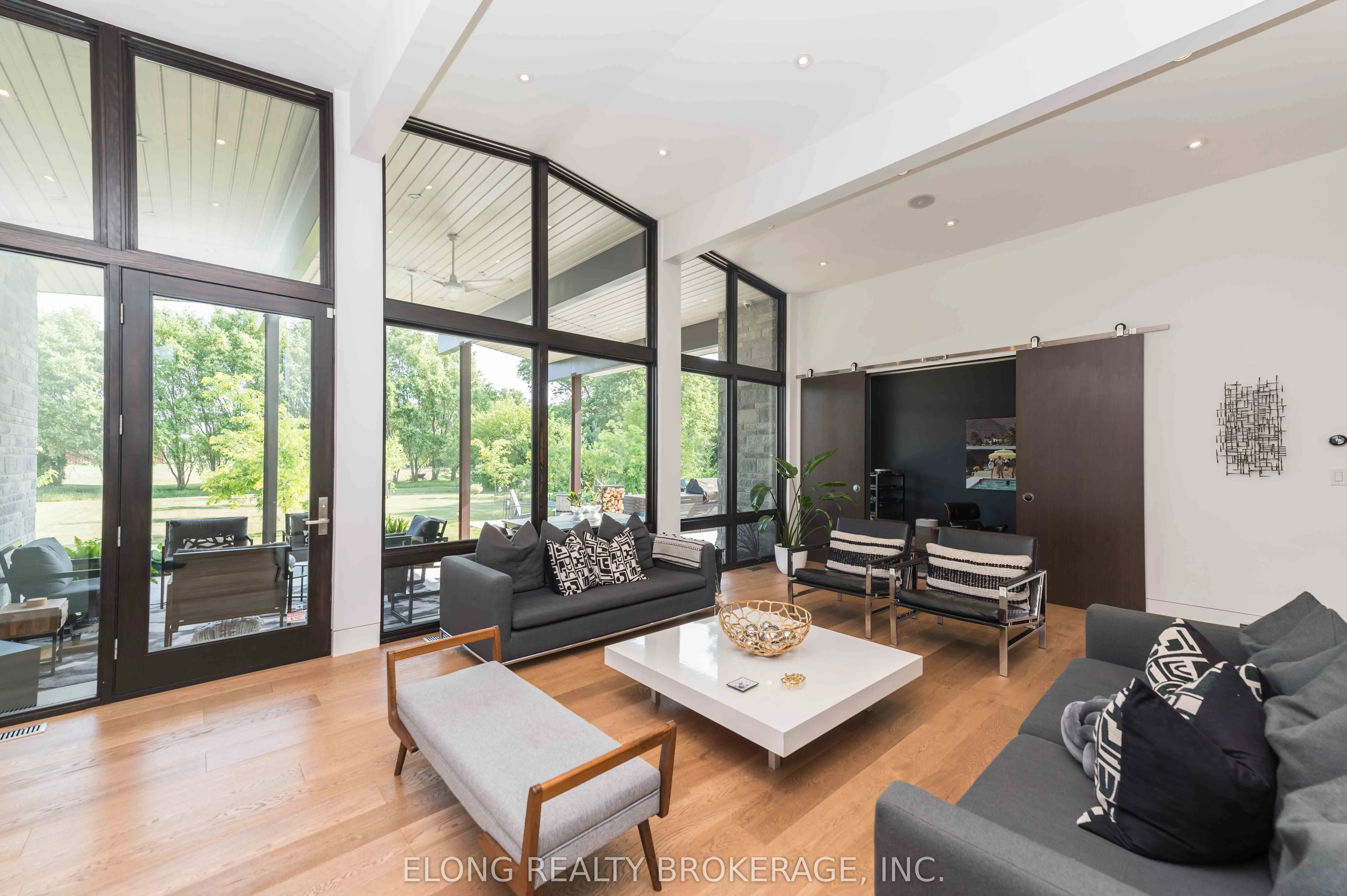 1024 Beaverdams Road, ON L2E 6S4