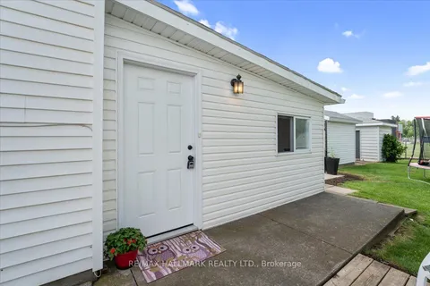 10 Woodland Drive, ON L3C 7C9