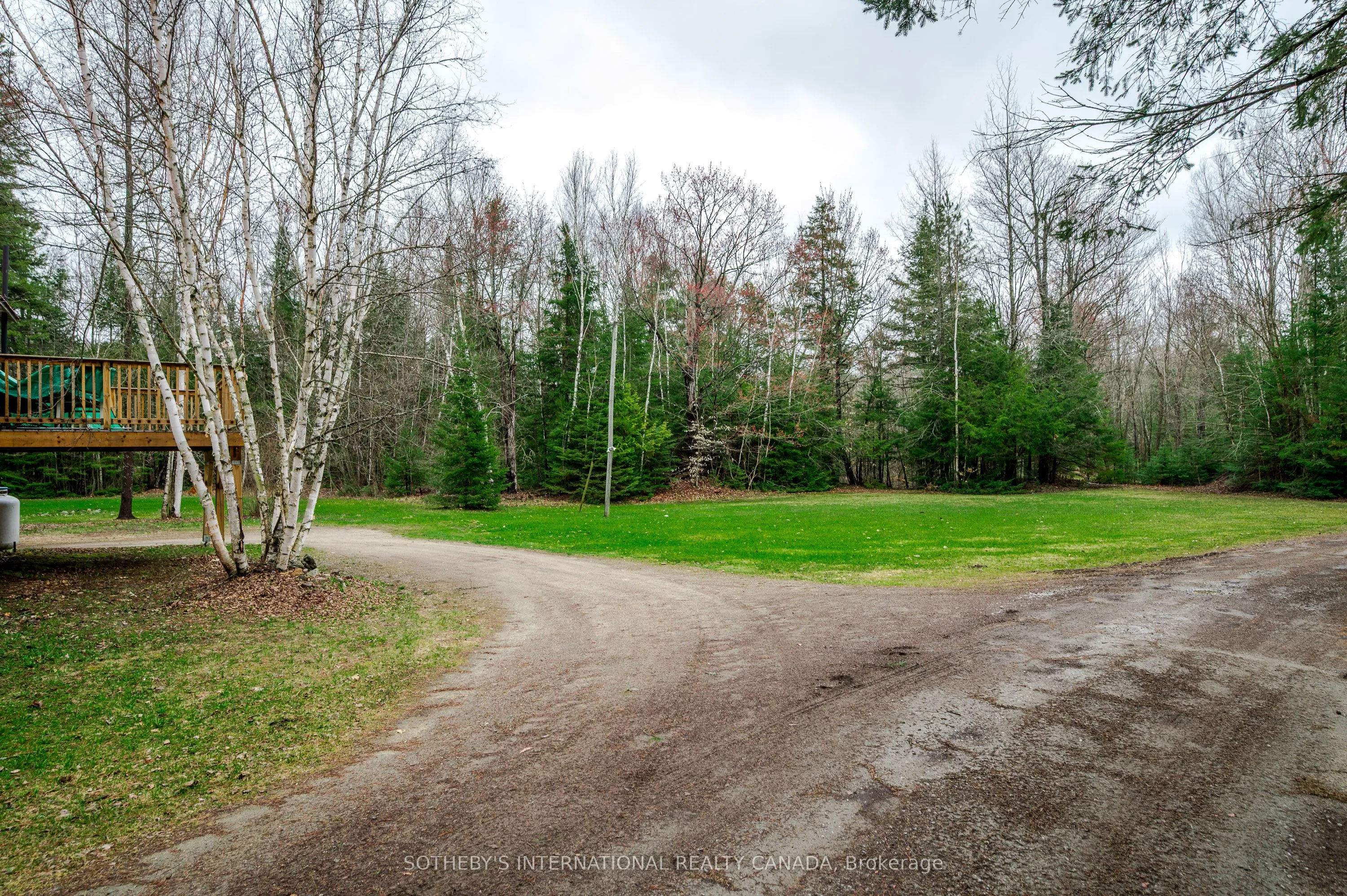 2004A, 2004B, 2006 Bay Lake Road, ON K0L 1C0