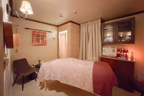 2004A, 2004B, 2006 Bay Lake Road, ON K0L 1C0