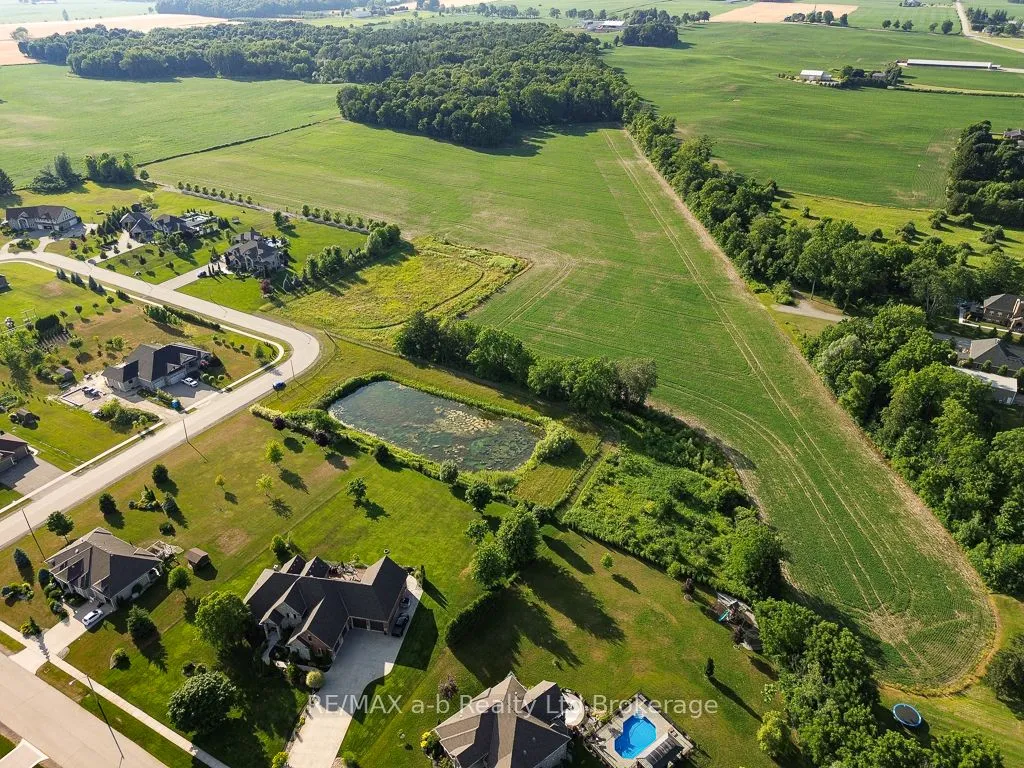 000 Deer Crescent, ON N0J 1C0