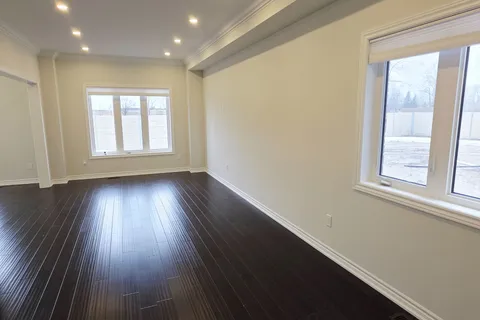 210 Palace Street, ON L2V 3P4