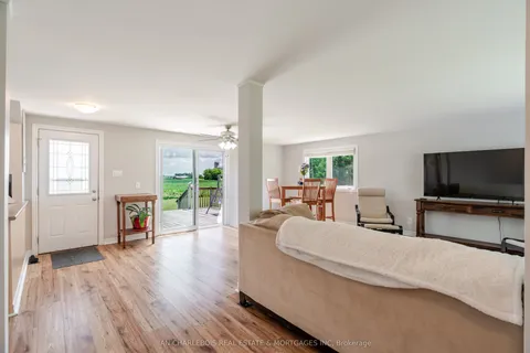5616 Akins Road, ON K2S 1B8
