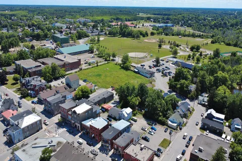 126-128 Prescott Street, ON K0G 1J0