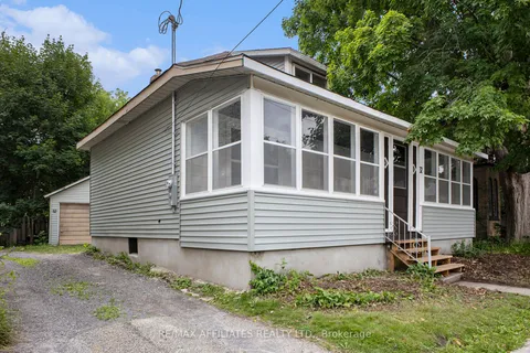 32 D'Arcy Street, ON K7H 2V2