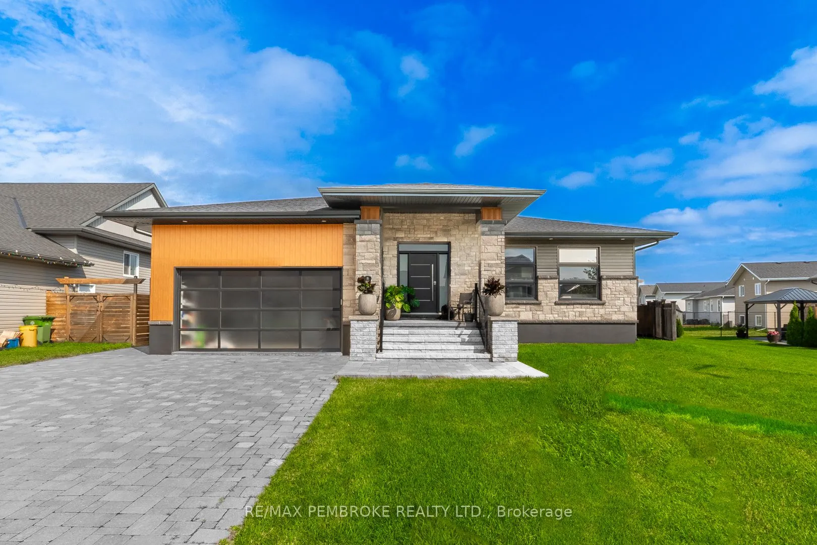 8 Drew Street, ON K8H 0G4