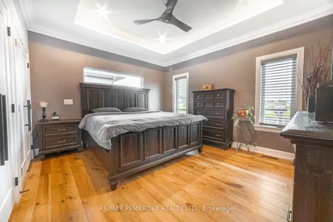 8 Drew Street, ON K8H 0G4