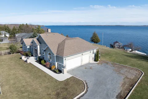 255 Good Friend Drive, ON K7G 2V6