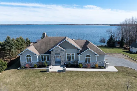 255 Good Friend Drive, ON K7G 2V6