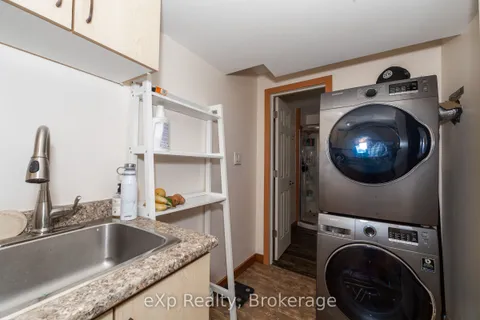 910 26th Street, ON N4K 5N3