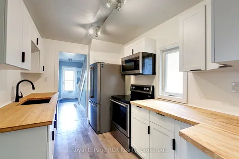 2245 3rd Avenue, ON N4K 2M5