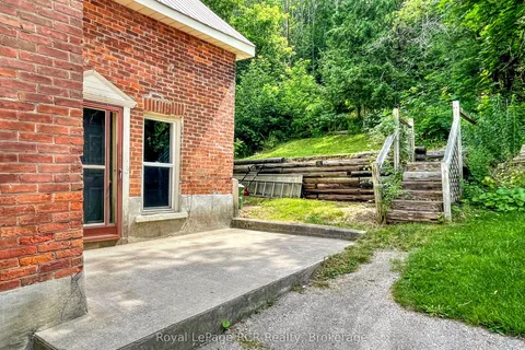 2245 3rd Avenue, ON N4K 2M5