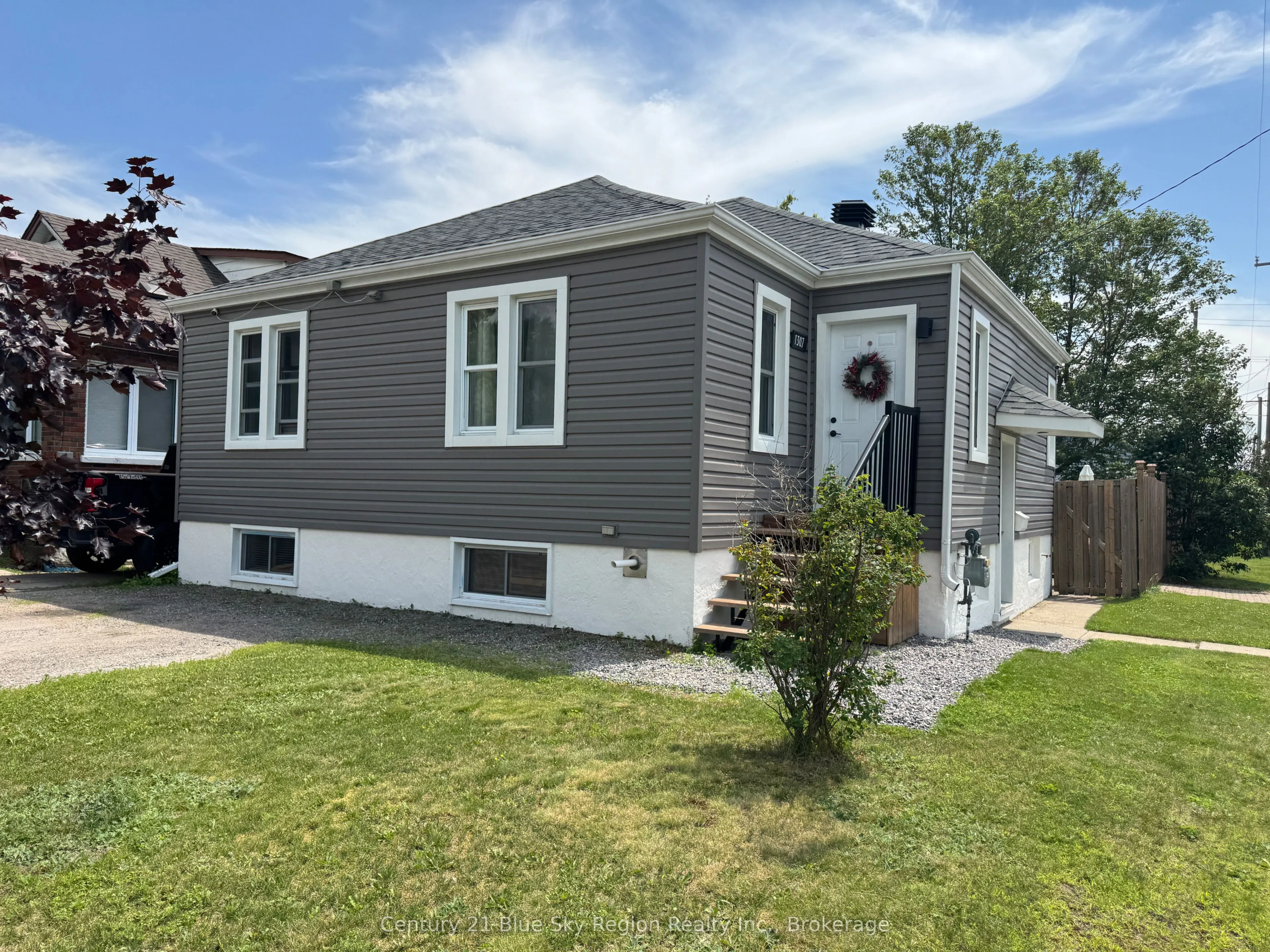 1307 Dale Avenue, ON P1B 6V5