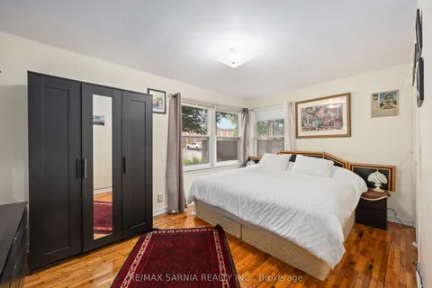 298 Lorne Avenue, ON N8A 3Z2
