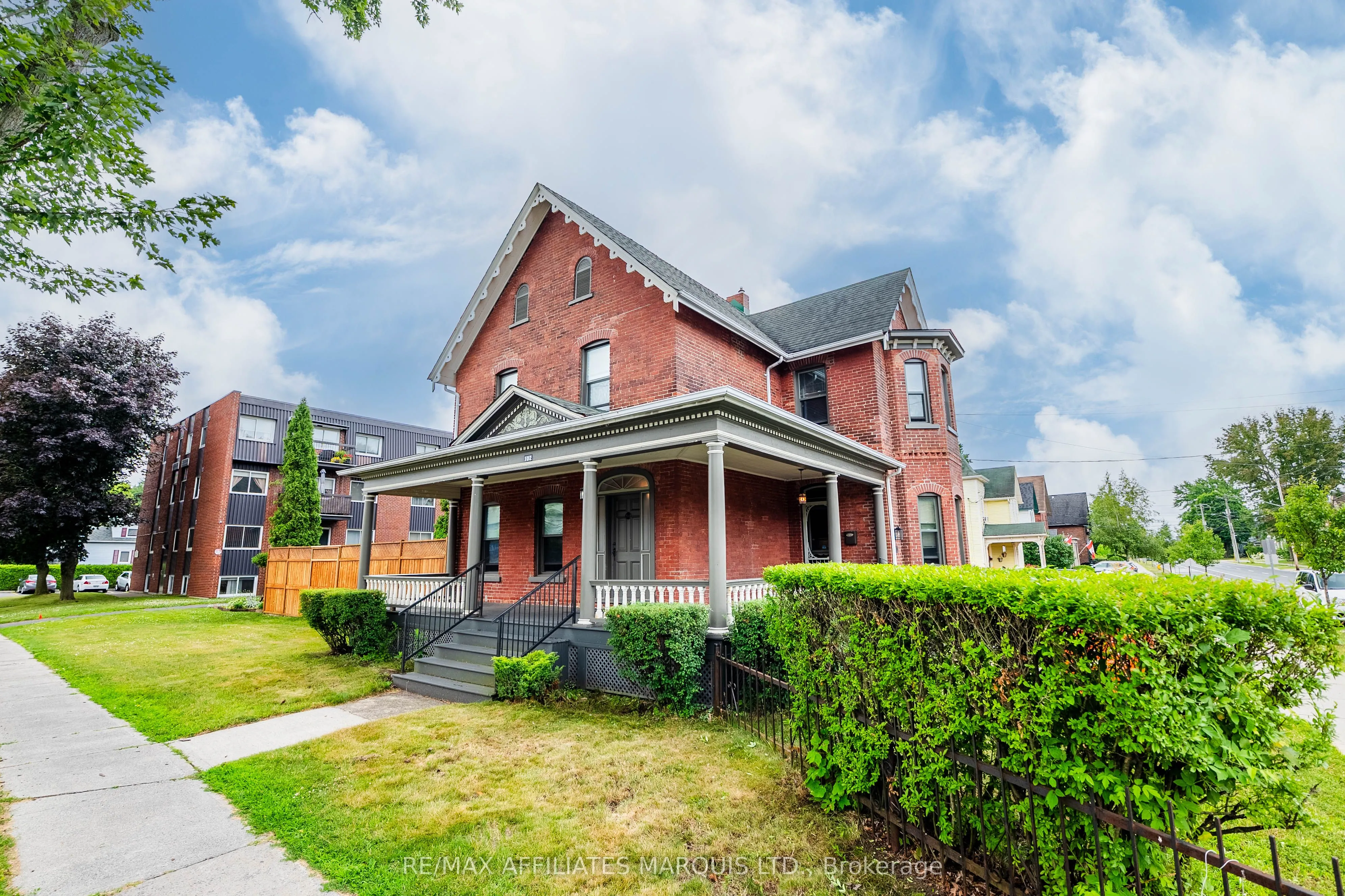 345 Sydney Street, ON K6H 3H5