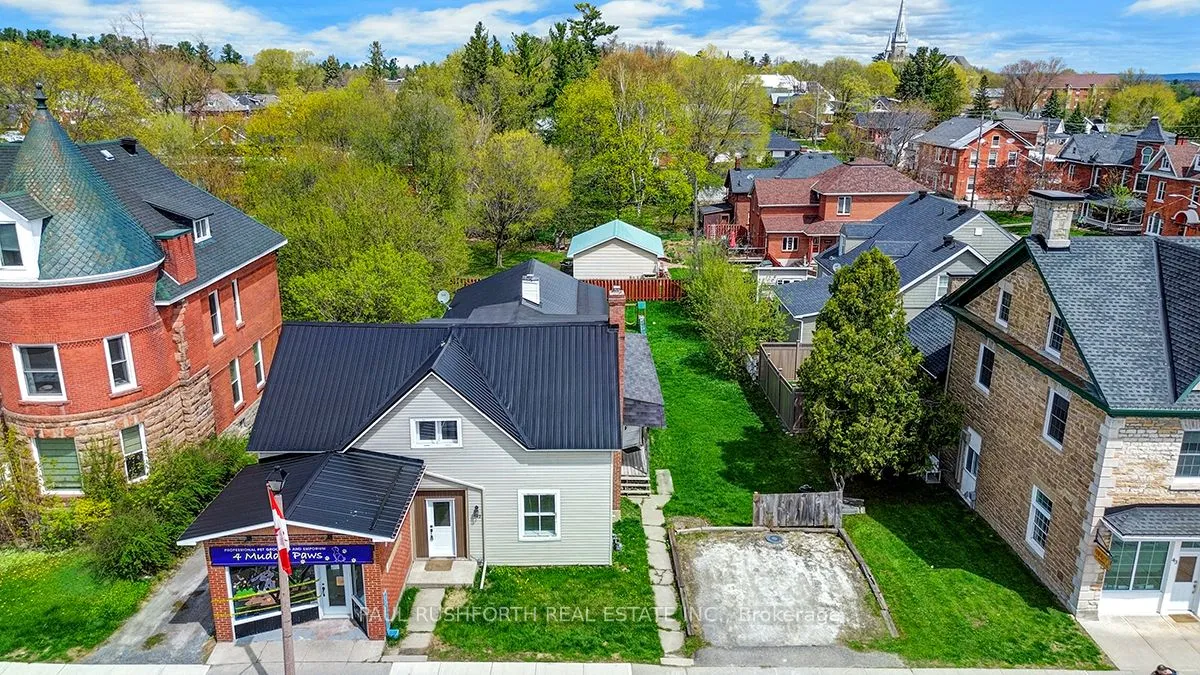 47 Madawaska Street, ON K7S 1R8
