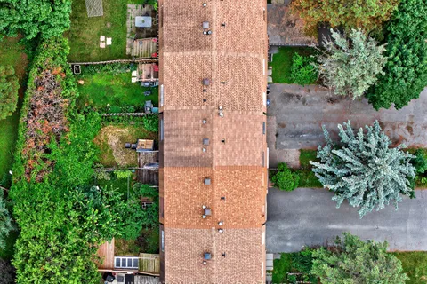 598 Seyton Drive, ON K2H 7X5