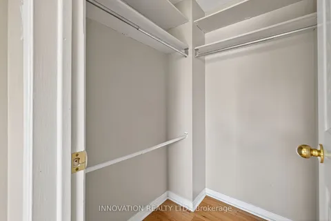 598 Seyton Drive, ON K2H 7X5