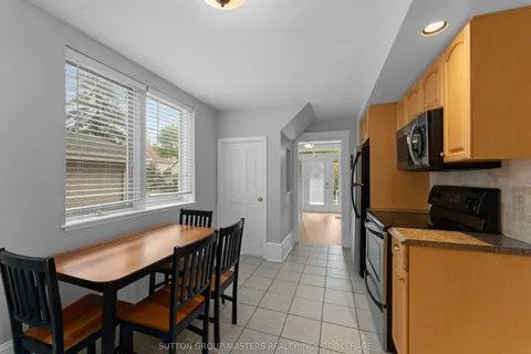 52 Pembroke Street, ON K7L 4N4