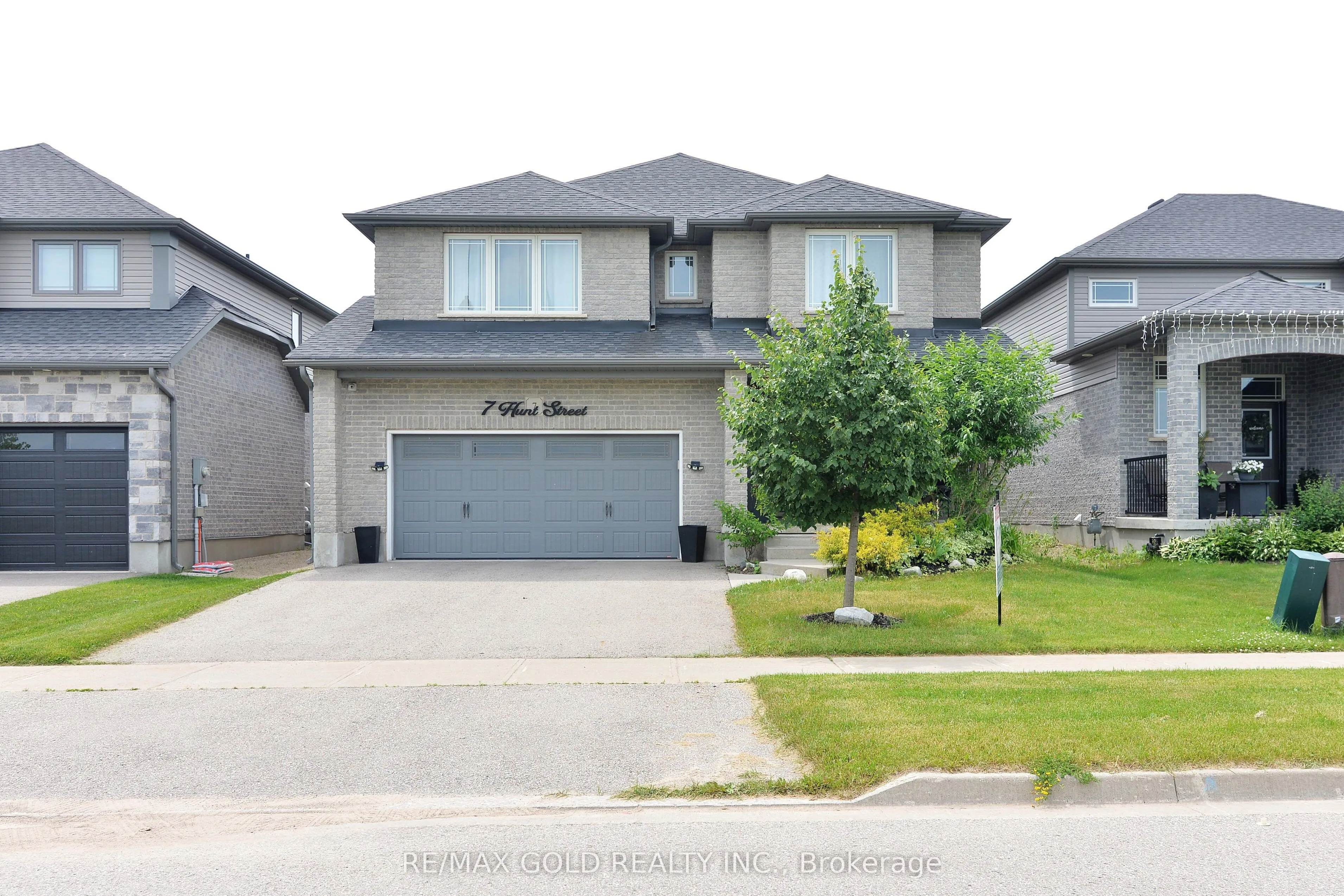 7 Hunt Street, ON L9W 6W5