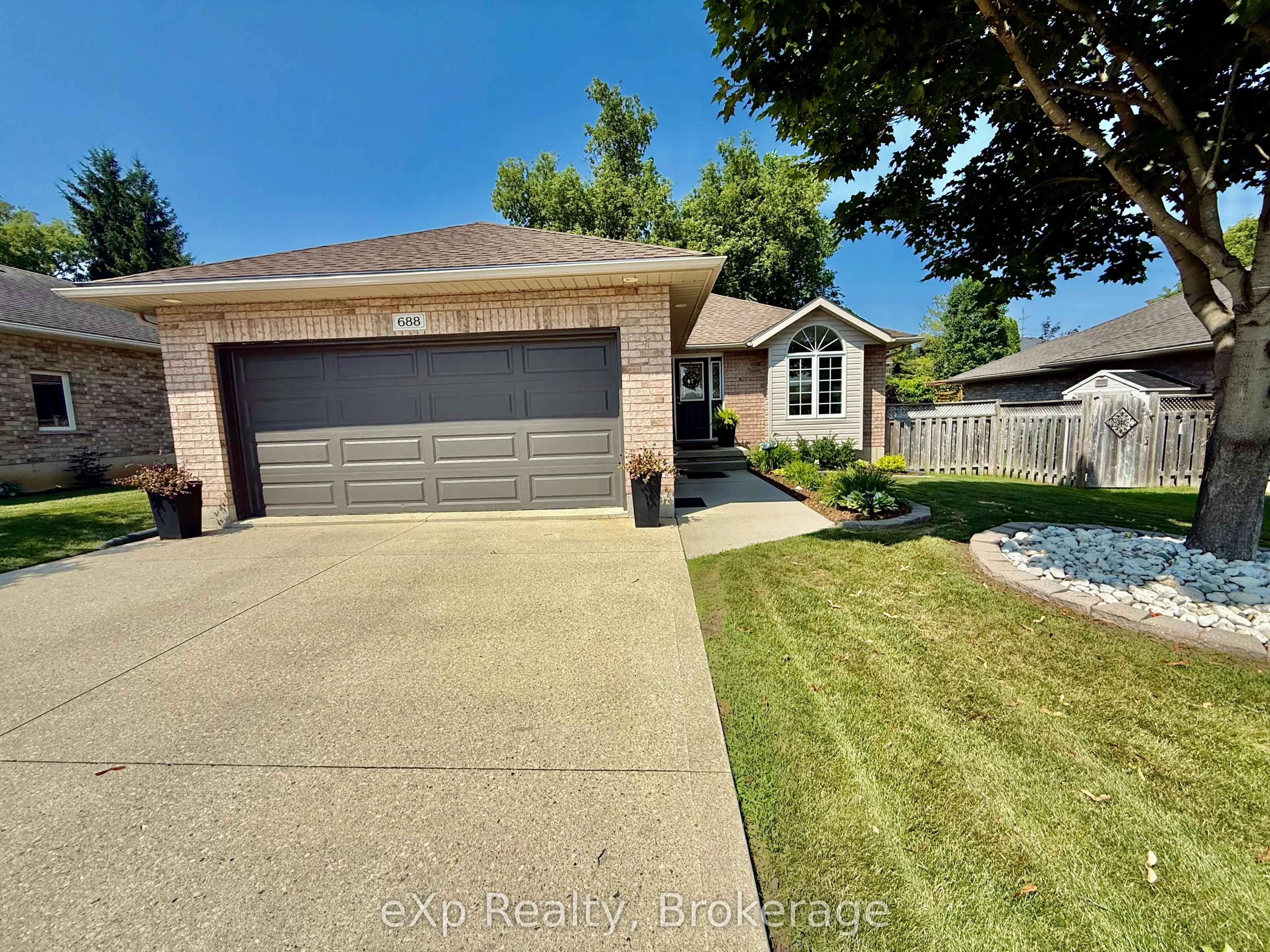 688 22nd Avenue, ON N4N 3W8