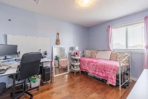 7 Honey Locust Circle, ON L2V 5E3