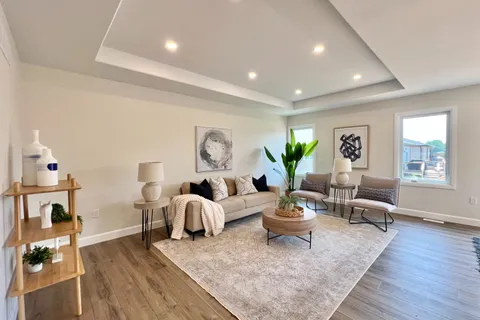 6 Horton Court, ON K8P 0H3