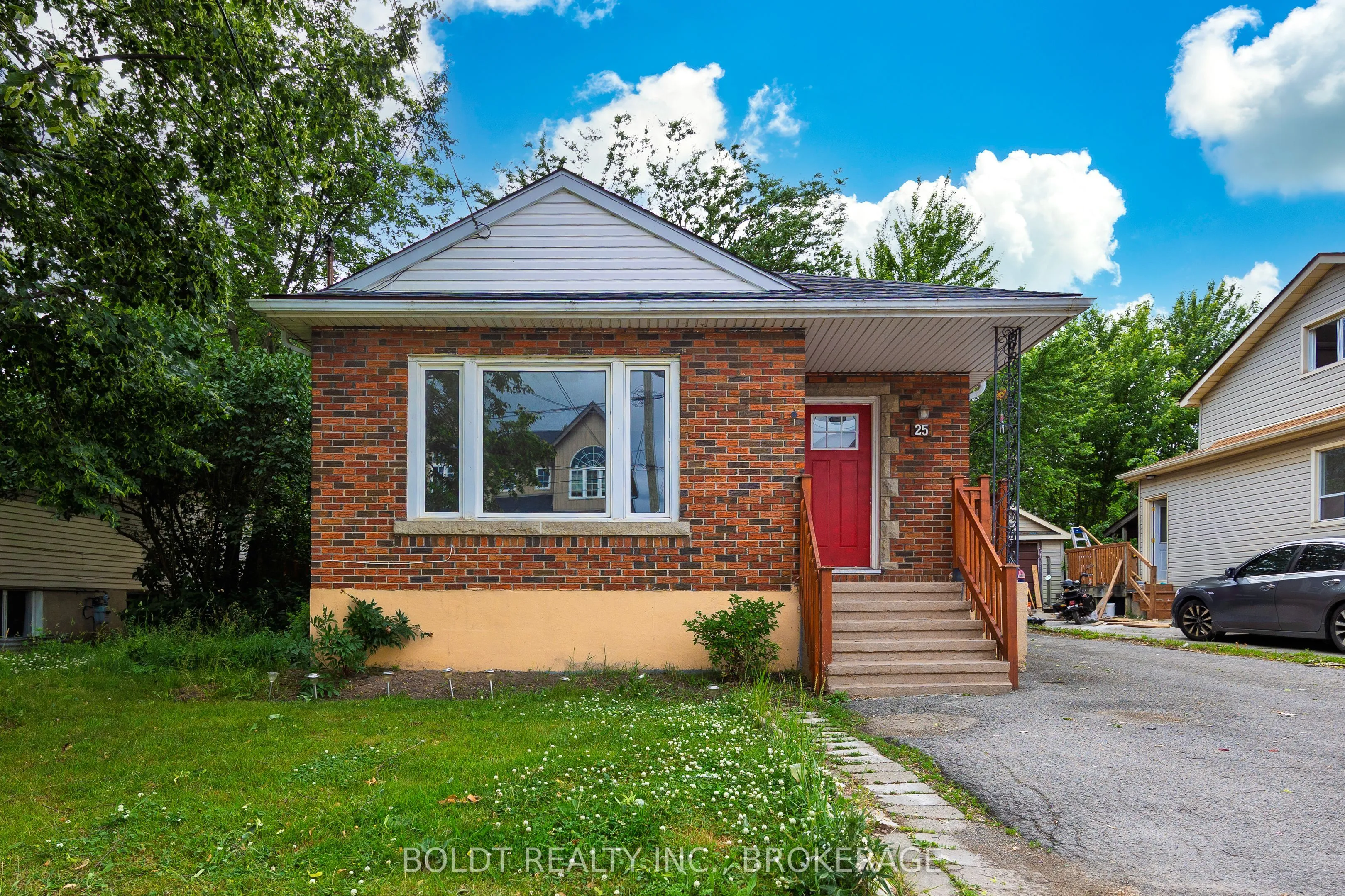 25 King Street, ON L2V 3T6