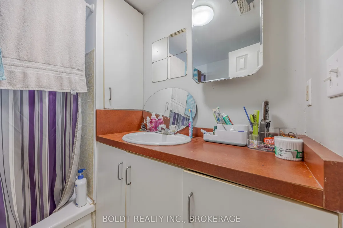 25 King Street, ON L2V 3T6