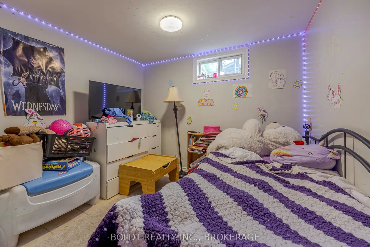 25 King Street, ON L2V 3T6