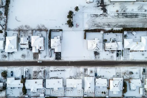 1727 Rosebella Avenue, ON K1T 1G2