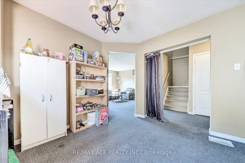 303 Spillsbury Drive, ON K9K 2S1