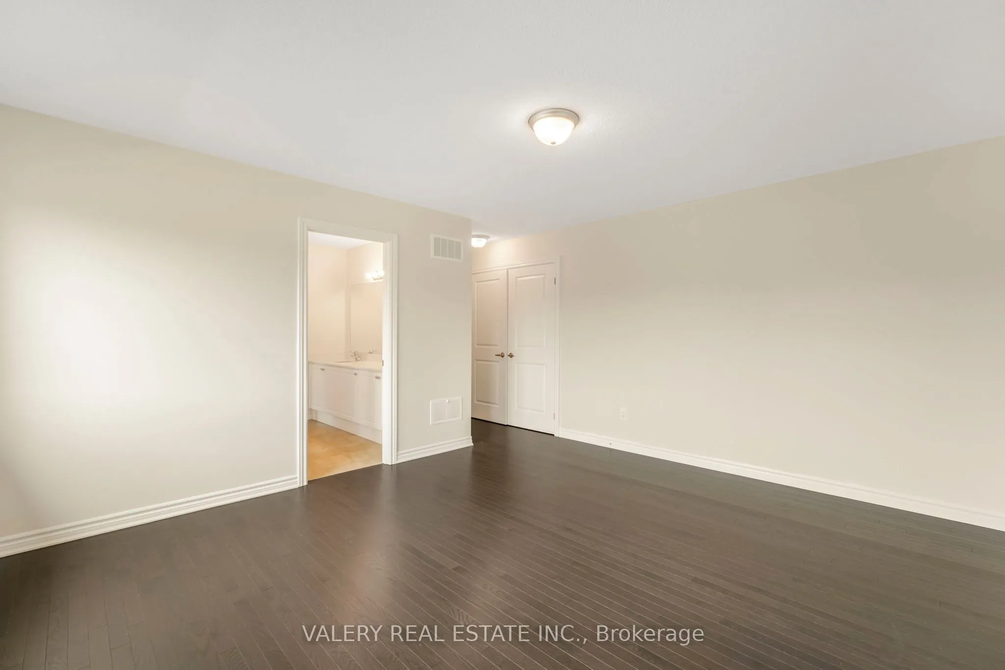 17 Oriole Crescent, ON L3K 6E2