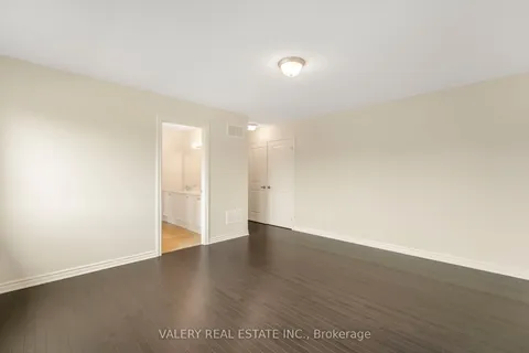 17 Oriole Crescent, ON L3K 6E2