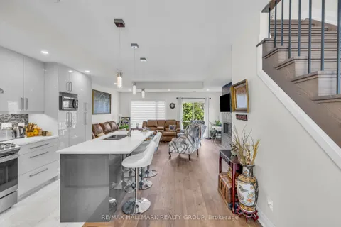 165 LONGPRE Street, ON K1L 7J5