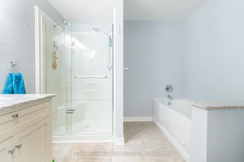 100 Knoll Street, ON L3K 5A9