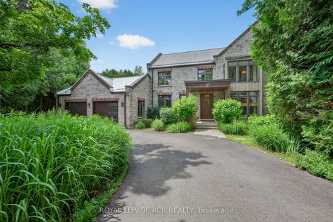 18 Mount Haven Crescent, ON L9W 5Y9