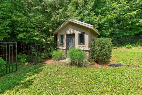 18 Mount Haven Crescent, ON L9W 5Y9