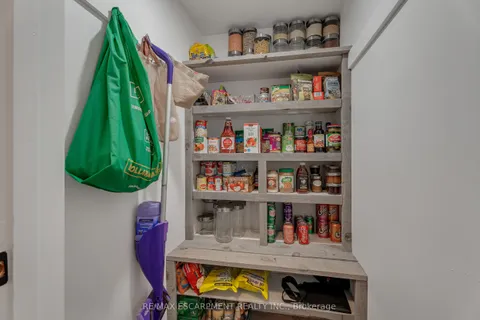 316 Fennell Avenue, ON L9C 1G4