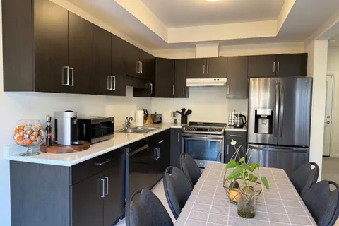 7436 Matteo Drive, ON L2H 3T3