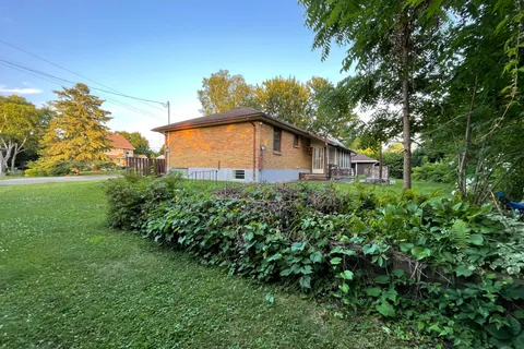 20 Brook Lane, ON K2G 1S2