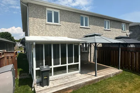 112 Briceland Street, ON K7K 7L2