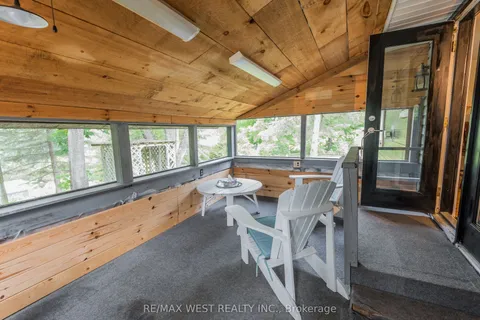 8 Robins Lane, ON L0K 1W0