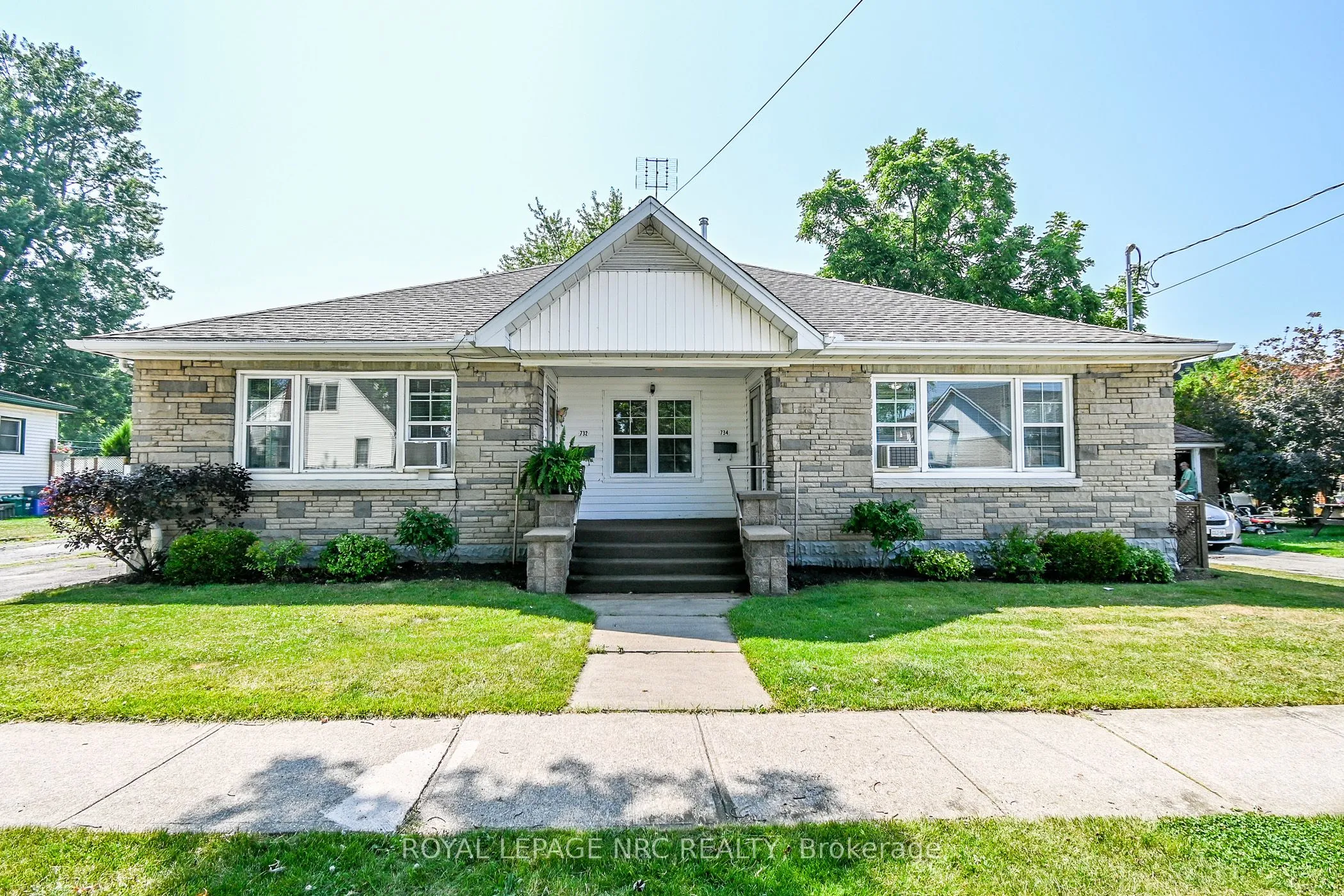 732-734 Steele Street, ON L3K 4Z2