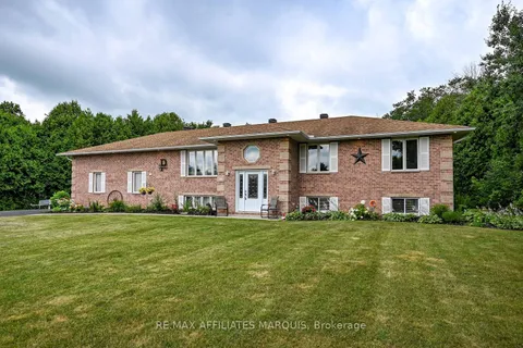 14 South Point Drive, ON K7A 4S5