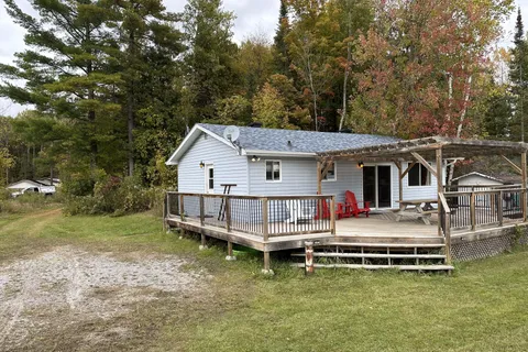40 Arrow Bay Road, ON K9L 9R0